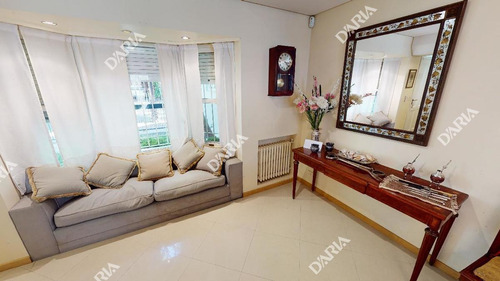 Imagen 8 de 30 de Excelente Chalet, Con Gran Jardin, Y Pileta, De Libertador Al Rio.