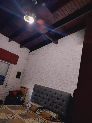 Casa En Venta - 3 Dormitorios 1 Baño - Local - Cochera - Lisandro Olmos, La Plata