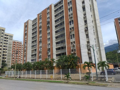 En Venta Apartamento Ubicado En Guarenas, La Vaquera. 24-7132