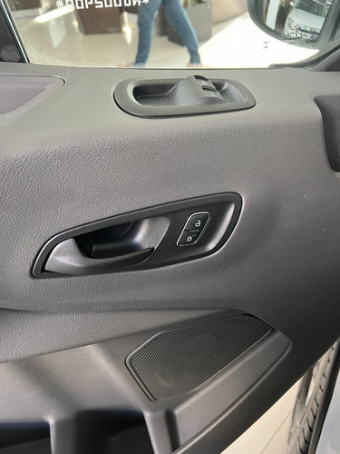 Imagen 12 de 16 de Ford Transit Furgon Medio