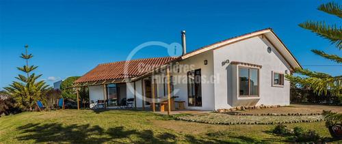 Casa En Venta De 3 Dorm. En Puchuncaví