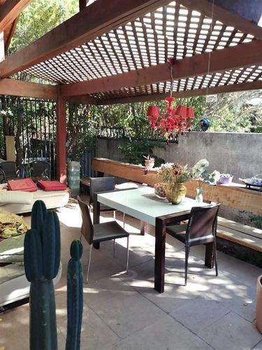 Casa En Venta De 5 Dorm. En Lo Barnechea