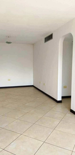 Apartamento En Venta Residencia Guaica Mar