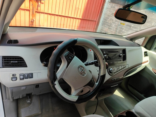 Toyota Sienna Xle At