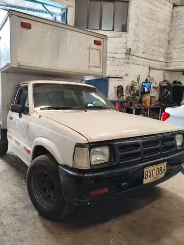 Mazda B2200 2.2 B2200