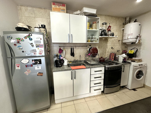Venta- Departamento 3 Ambientes En Flores, Luminoso Con Balcón, Contrafrente