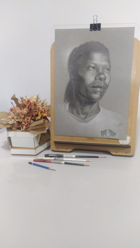 Imagem 7 de 9 de Desenhos E Retratos Em Grafite, Tam. A3