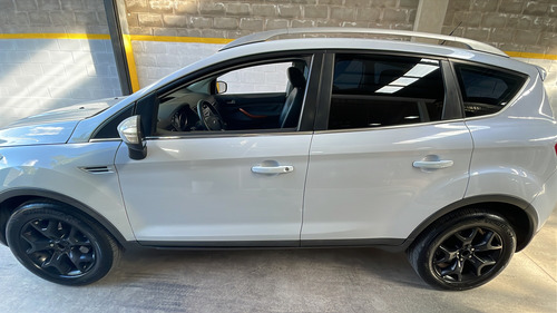 Ford Kuga 2.5 Titanium At 4x4 L (ku05)