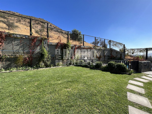 Casa En Venta De 4 Dorm. En Chicureo, La Reserva