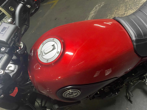 Imagen 13 de 17 de Benelli Leoncino 500