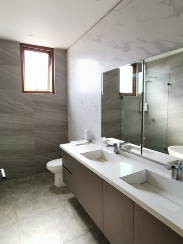 Imagen 13 de 22 de Oportunidad!! Hermosa Y Luminosa Casa Moderna En Chicureo