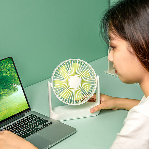Ventilador De Escritorio Recargable Multifuncional Con 4 Vel