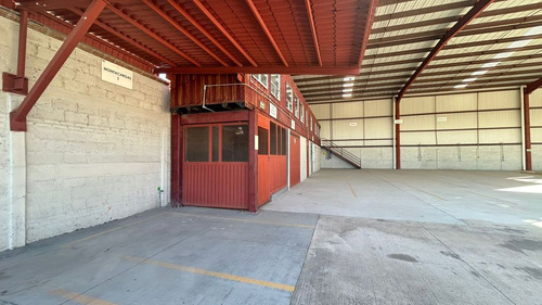 Nave Industrial O Bodega Venta O Renta En Ave Principal De Xonacatlan, Límite Con Lerma.