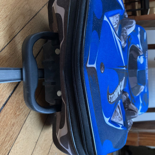 Cancherísimo Carry On C/ Rueditas Marca Hot Wheels Origin
