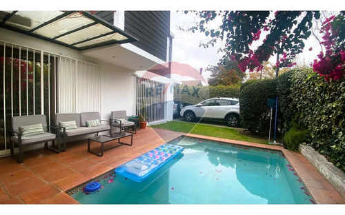 Moderna Y Luminosa Casa Con Piscina