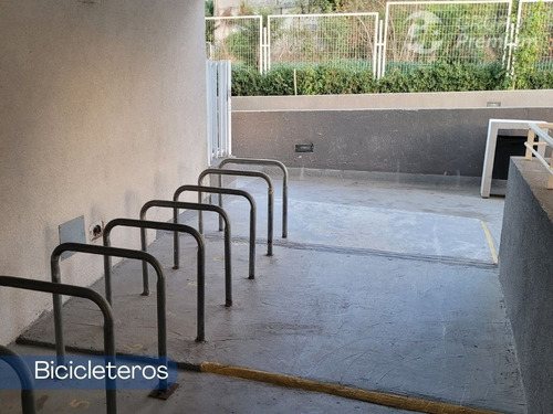 Excelente Depto 2d/2b En Valparaíso Con Balcón, Bodega Y Est
