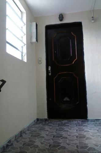 Apartamento:2 Dois Quartos 1 Sala 1 Cozinha 1 Banheiro 1 La