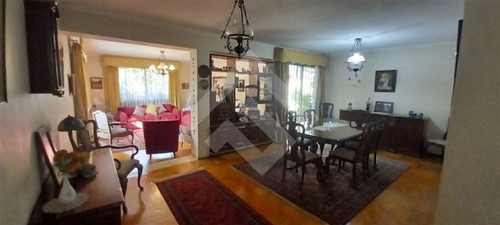 Casa En Venta De 3 Dorm. En La Reina
