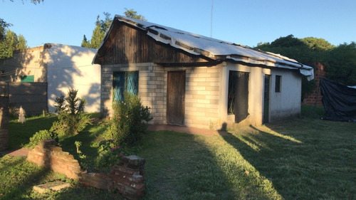 Imagen 6 de 14 de Vendo 2 Lotes Con Una Casa Al Frente Y Otra Atras A Medio Construir!!