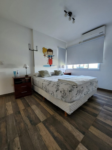 Imagen 6 de 15 de Hermosa Casa 4 Ambientes Con Parque En Los Robles