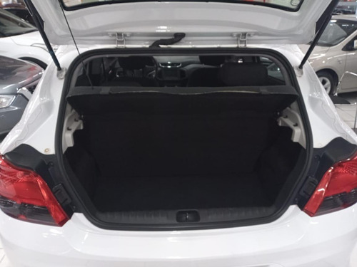 Imagem 11 de 13 de Chevrolet Onix 1.4 Ltz Spe/4 Flex Manual