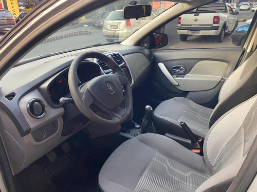 Renault Logan Expr 10