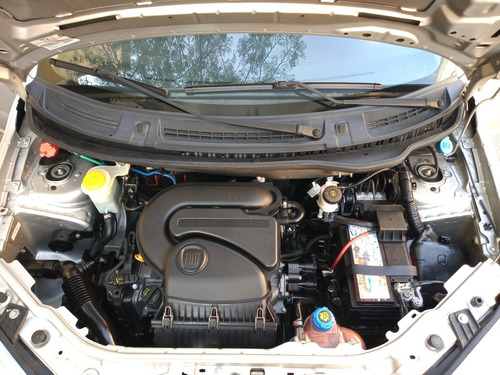 Imagem 5 de 14 de Fiat Uno Vivace Celebrati