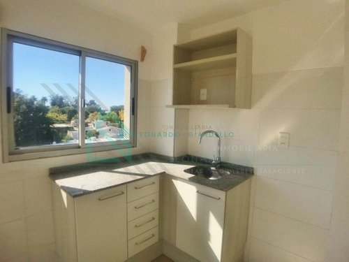 Imagen 4 de 13 de Apartamento De 1 Dormitorio