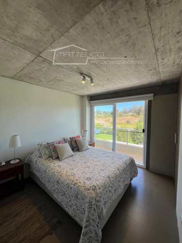 Maravillosa Casa A Orilla De Lago