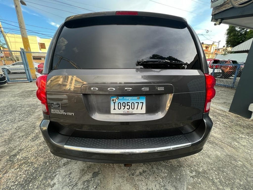 Imagen 4 de 9 de Dodge Caravan 2016