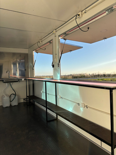 Foodtruck De 4mtsx 2mts Con Instalaciones