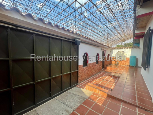 Maria E Vende !!tu Nuevo Hogar !! Espectacular Con Piscina Casaduplex En La Morenera, Lara#25-19368*4h 3b 98m2