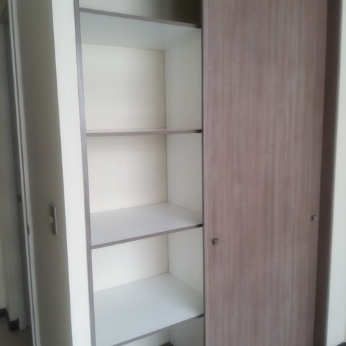 Angamos / Marin, Tipo Mariposa, 2 Dorm, 2 B, Bod, Impecable.