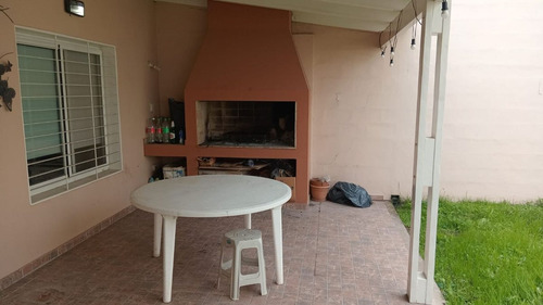 Se Vende Casa Apto Credito Con Quincho En Zona Sur