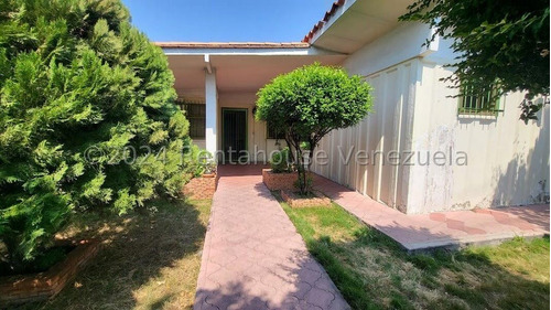 Casa En Venta Av. Fuerzas Aéreas (fundación Mendoza)  24-20906 Hp