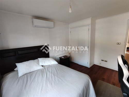 Casa En Venta De 5 Dorm. Condominio, San Carlos De Apoquindo