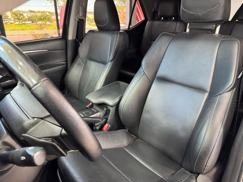 Toyota Hilux SW4 2.8 D-4D TURBO DIESEL SRX 4X4 AUTOMÁTICO