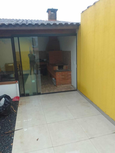 Casa Com 3 Quartos 2 Banheiros Terreno 10 X30