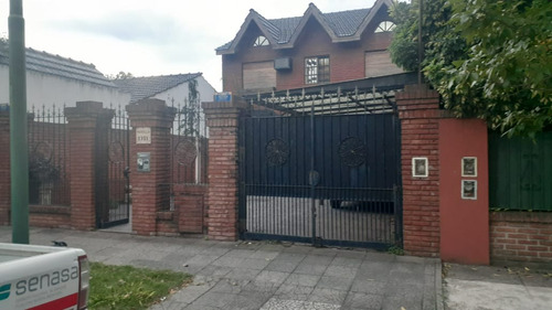 Casa Impecable Amplia 5 Ambientes En Ituzaingó Centro