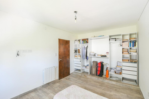 Imagen 22 de 29 de Casa De 4 Dormitorios Y Escritorio En Venta Con Parrillero Barrio Jorge Cura Centro Rosario