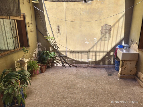 Departamento En Planta Alta Alquiler 2 Dormitorios Balcón Patio