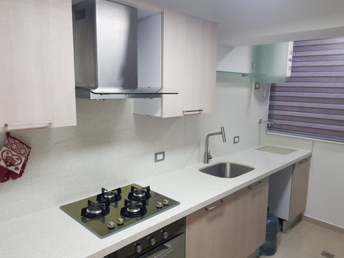 Imagen 2 de 14 de Apartamento En Venta Urb. El Centro Maracay 0412-8887550