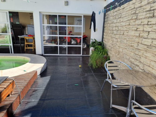Vendo Increíble Casa En Esquina Corrientes!!!!