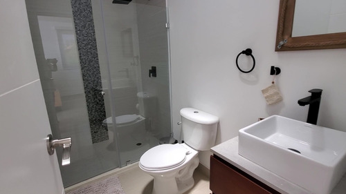 Imagen 11 de 21 de Lujosa Villa Minimalista Vacacional