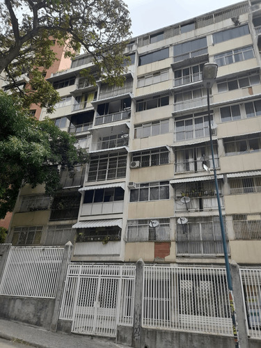 Se Vende Local 67m2 Los Caobos 