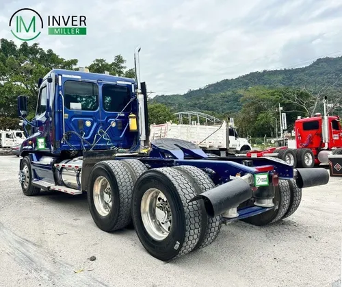 Freightliner Cascadia Tractomula