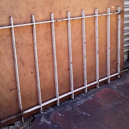 Reja De Hierro Varilla Cuadrada 123x62 Cm. (Usado)