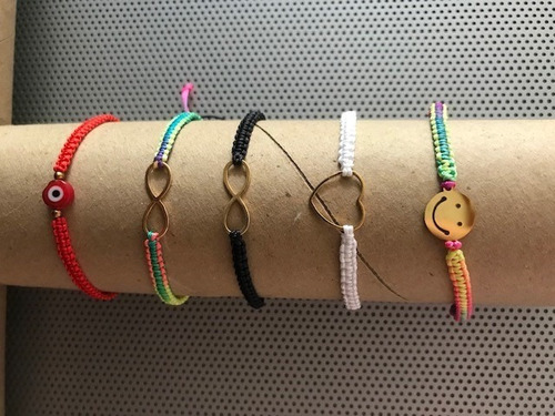 Finas Pulseras Tejidas, Ajustables, Con Preciosos Dijes