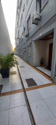 Apartamento Com 104 M2 Com Box , Ótima Localização Em Cachoeirinha