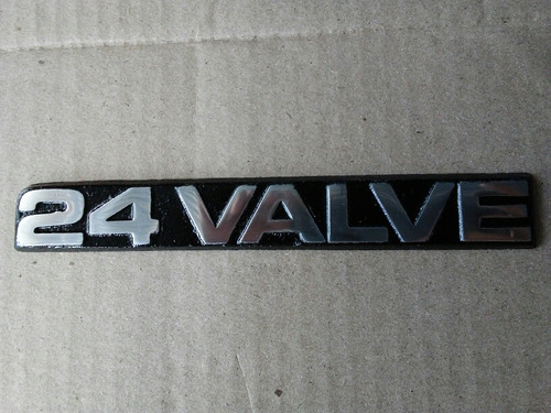 Emblema Toyota 24 Valve Metalico Sin Adhesivo Machito Hembra